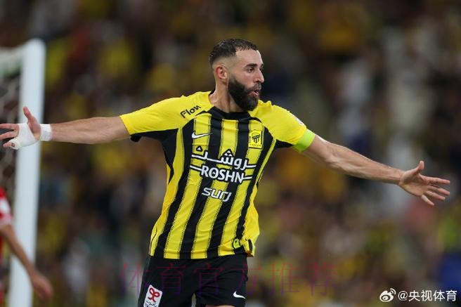 皇马在飞机上气氛紧张 本泽马和安帅有言语交锋 皇马在飞机上气氛紧张 本泽马和安帅有言语交锋